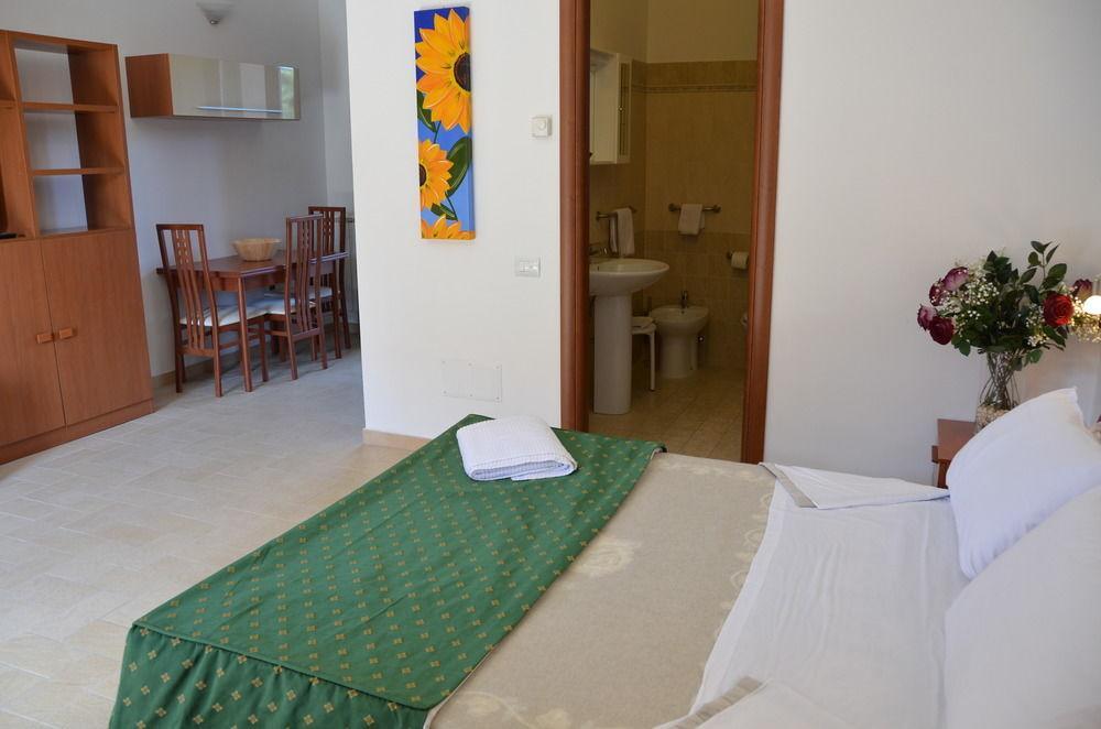 Aparthotel Il Casaletto Dei Ludi à Aranova Extérieur photo