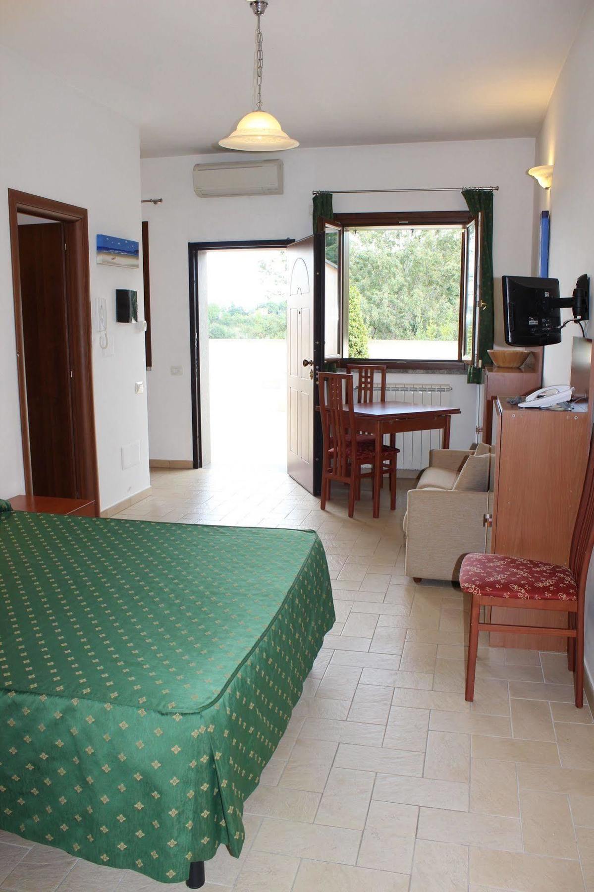 Aparthotel Il Casaletto Dei Ludi à Aranova Extérieur photo